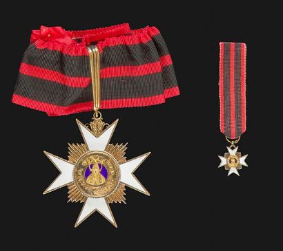 null VATICAN
ORDRE DE SAINT-SYLVESTRE, créé en 1841. 
Croix de commandeur en vermeil...