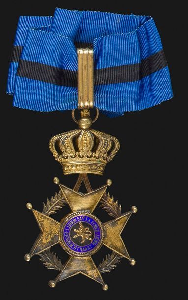 null BELGIQUE 
ORDRE DE LÉOPOLD II, créé en 1900. 
Croix de commandeur du 3e type,...