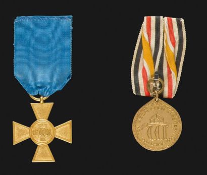 null ALLEMAGNE (PRUSSE)
Deux médailles.
Croix d’ancienneté pour officier pour 25...