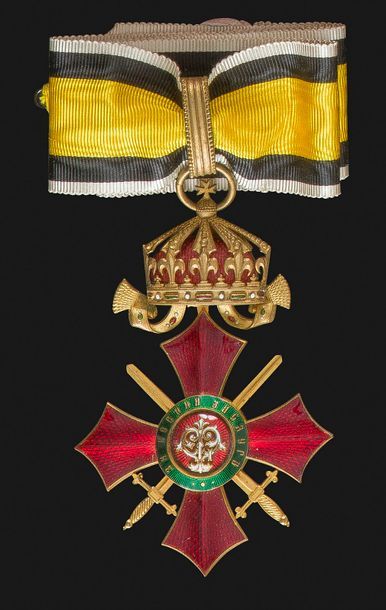 null BULGARIE 
ORDRE DU MÉRITE MILITAIRE, créé en 1900. 
Croix de commandeur (3e...