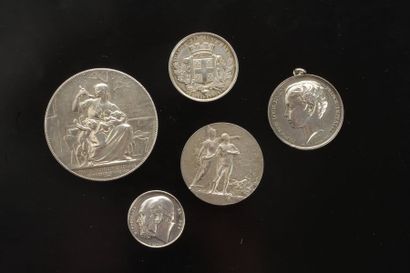 null Lot de 5 médailles en argent. Poids brut : 328 g
- Napoléon Louis Eugène Prince...