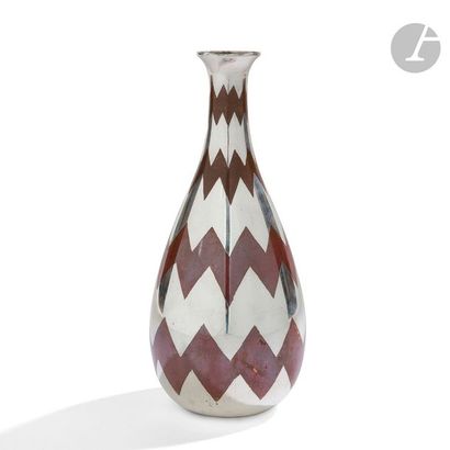 null CHRISTOFLE 
Lignes brisées
Vase piriforme à col légèrement évasé. Épreuve en...