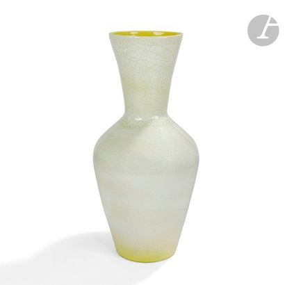 null POTERIE D’ACCOLAY
Spectaculaire vase balustre à col cornet. Épreuve en céramique...