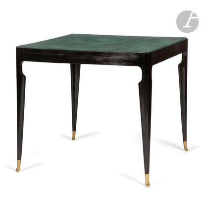 null ATTRIBUÉ À PAOLO BUFFA (1903-1970) 
Table à jeux en bois relaqué noir. Le plateau...