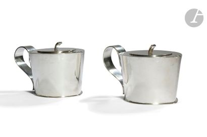 null CHRISTIAN FJERDINGSTAD (1891-1968) 
Deux pots à lait, circa 1930
Épreuves en...