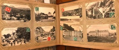 null Deux albums de cartes postales bretonnes