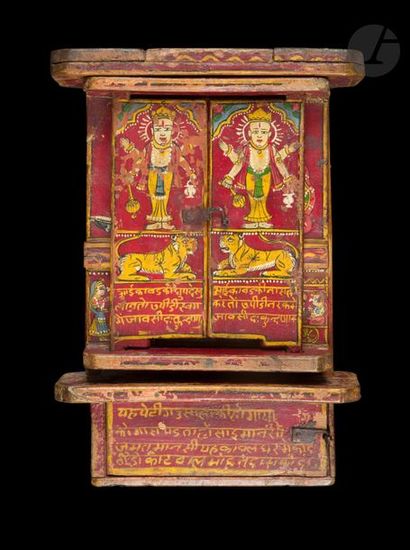 null Autel portatif de divinités hindoues, en bois peint, Inde de l’Est, Orissa
Pièce...