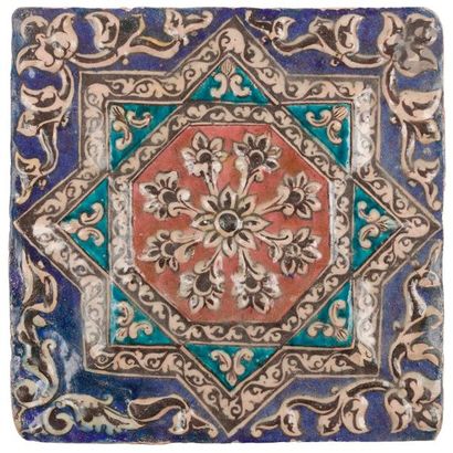 null Trois carreaux à décor étoilé, Iran qâjâr, fin XIXe siècle
Carreaux de format...