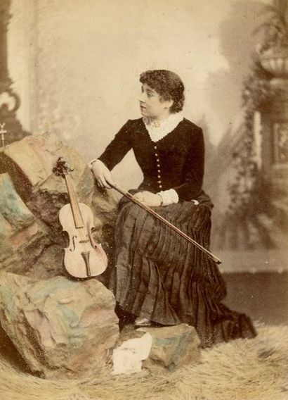 null José-Maria Bravo - Eugenio Courret (1841-1900)

Pérou, c. 1875-1880. 

Femmes...