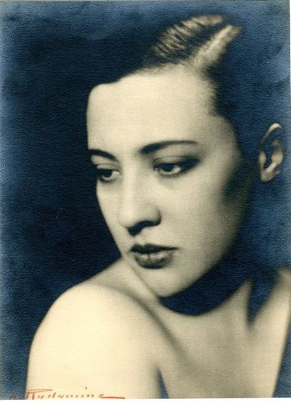 null Albert Rudomine (1892-1975)

Jeanne Bérard, c. 1930.

Épreuve argentique d'époque,...