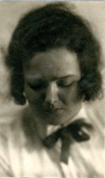 null Jaroslav Fabinger (1899-1942)

Portrait de femme, c. 1930. 

Épreuve argentique...