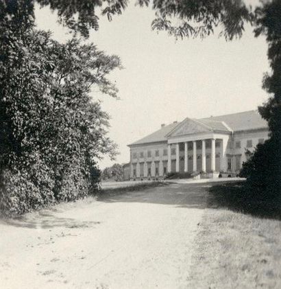 null Josef Sudek (1896-1976)

L'allée vers le Château de Kacina, c. 1940.

Épreuve...