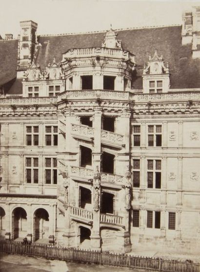 null Photographe non identifié 

Château de Blois, c. 1870. 

Deux (2) épreuves sur...