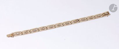 null Bracelet en platine et en or gris 18K (750), articulé de maillons quadrangulaires...