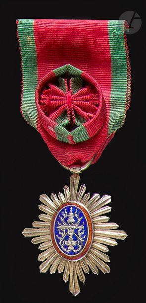 null CAMBODGE 
ORDRE ROYAL DU CAMBODGE, créé en 1864. 
Étoile d’officier du modèle...