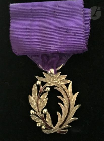 null FRANCE 
ORDRE DE LA Légion D’HONNEUR, institué en 1802. 
Étoile de chevalier...