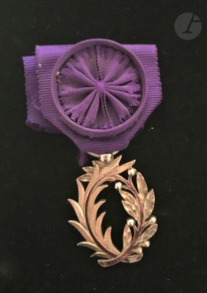 null FRANCE 
ORDRE DE LA Légion D’HONNEUR, institué en 1802. 
Étoile de chevalier...