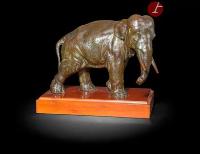 null École française du XXe siècle
éléphant
Bronze à patine brun clair
H : 28 x (base...