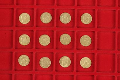 null 12 pièces de 20 Francs en or. 
- 4 pièces de 20 Francs en or. Type Napoléon...
