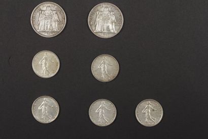 null Lot de 7 pièces françaises en argent:
- 2 pièces de 10 Francs en argent, Type...