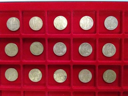 null 15 pièces 20 Francs en or :
- 1 pièces de 20 Francs en or. Type Napoléon 1er...