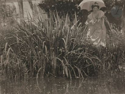 null Constant Puyo (1857-1933)
Études pictorialistes, c. 1910. 
Deux jeunes femmes...