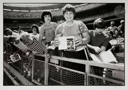 null Fredrich Cantor (1944) 
Autographs seekers at Old-Timer’s day, Shea Stadium,...