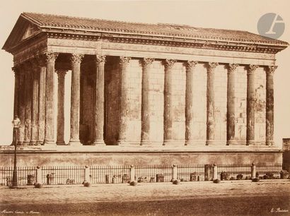 null Édouard Baldus (1813-1889)
Maison carrée à Nîmes, 1853.
Épreuve sur papier albuminé,...