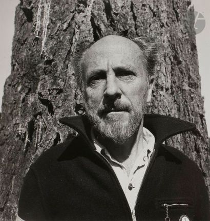 null Fritz Henle (1909-1993)
Edward Weston at Point Lobos, 1941. 
Épreuve argentique...