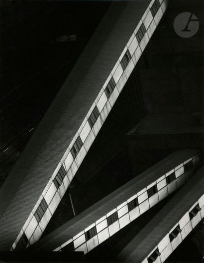 null Ludwig Windstosser (1921-1983)
Architecture, c. 1950. 
Usine de charbon. 
Épreuve...