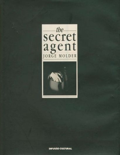 null MOLDER, JORGE (1947)
The secret agent.
Difusao Cultural, Lisboa, 1991.
In-4...