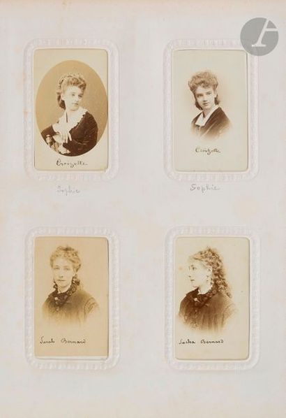  [PHOTOGRAPHIES]. Album de 159 photographies d’actrices. S.l., [vers 1870]. — Album...