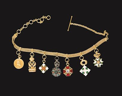 null Brochette de gala de sept miniatures en or : 
- Médaille commémorative du Roi...
