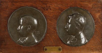 null Henri ARNOLD (1879-1945)

Profils d'enfants

Deux médaillons en métal patiné...
