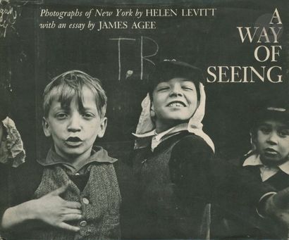 null LEVITT, HELEN (1913-2009)
A Way of Seeing. 
Photographs of New York 
By Helen...