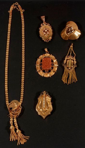 null Lot de 5 bijoux en or 18K (1 collier articulé, 1 pendentif avec pierre rectangulaire...