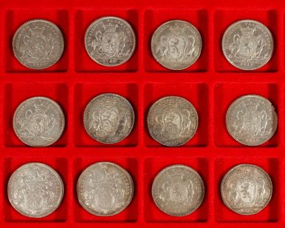 null Lot de 12 jetons en argent :
- 2 jetons Louis XVI en argent. Etats d'Artois....