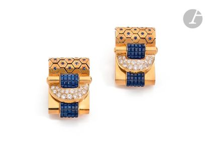 null VAN CLEEF & ARPELS
Paire de clips de revers en or 18K (750), modèles Hexagones,...