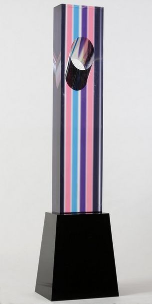 null Jean-Claude FARHI (1940-2012)

Totem 1984

Sculpture en plexiglass

Signée et...