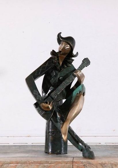 null Albert MKHITARIAN (XXème Siècle)

Arlequin guitariste

Bronze à plusieurs patines...