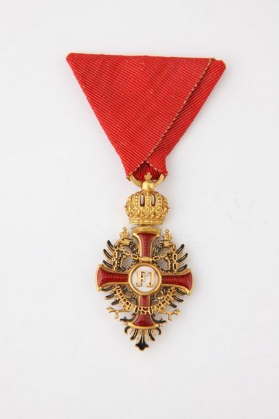 null AUTRICHE 

ORDRE DE FRANCOIS JOSEPH 

Croix de chevalier, en or et émail. Poinçon...