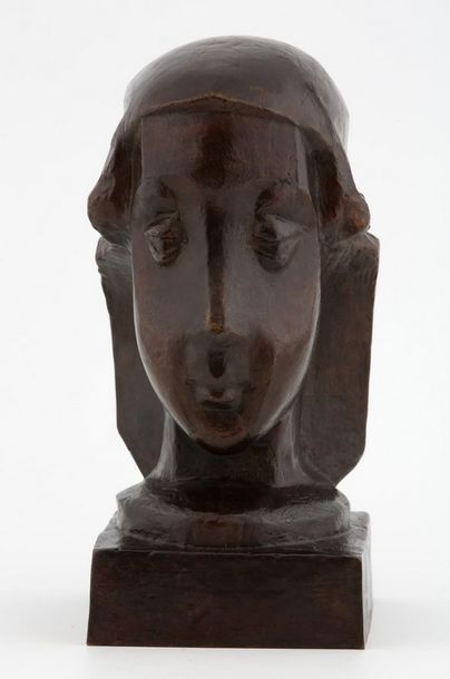 Joseph CSAKY (1888-1971) Joseph CSAKY (1888-1971)

Tête stylisée 

Bronze patiné...