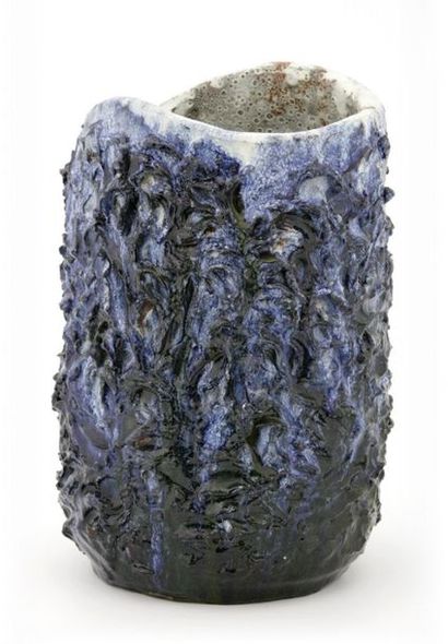 null Alice COLONIEU (1924-2010)

Vase tronconique

Céramique émaillée et relief

Signé...