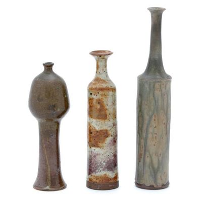 null Jacky COVILLE (1936)

Trois vases miniatures

Grès et émaux nuancés

Signés

H....