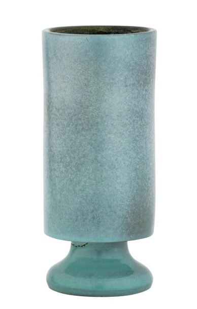 null Atelier MADOURA 

Vase rouleau 

Céramique émaillée bleu nuancé

Signé 

H....