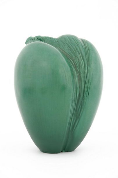 null Atelier MADOURA 

Vase organique circa 1980

Céramique émaillée vert 

H. 26...