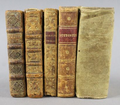 null /23 - Cinq volumes d'époque XVII° siècle, de format petit in-12, en reliure...