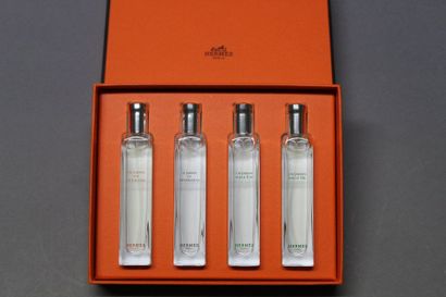 null HERMES Parfums

Coffret de quatre miniatures (15ml) respectivement "Un Jardin...