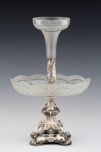 null TABLE CENTER in silver and white frosted crystal from the end of the XIXth Century

The...