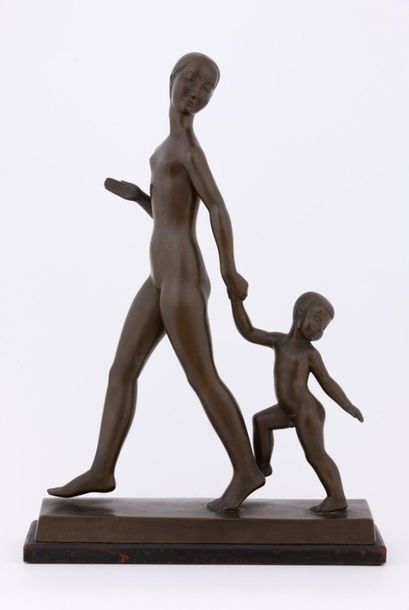 null Thomas WHALEN (1903-1975)

Mère et enfant, 1937

Bronze patiné 

Signé sur la...